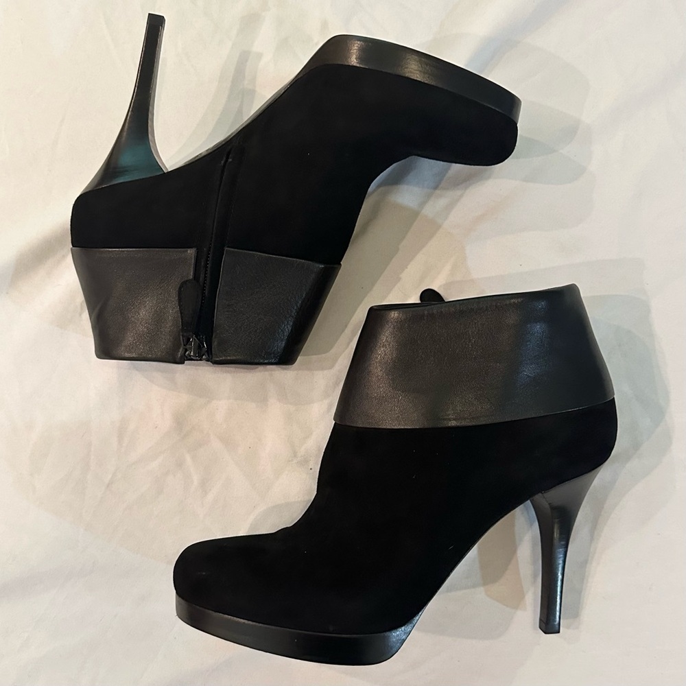 Balenciaga Paris Womens Slash High Heel Booties Sz 39 US 8.5 Black Suede…